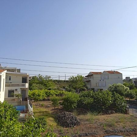 Phoeve Apt-Lovely 1-Br Rental Near The Beach Kalathas Exterior foto
